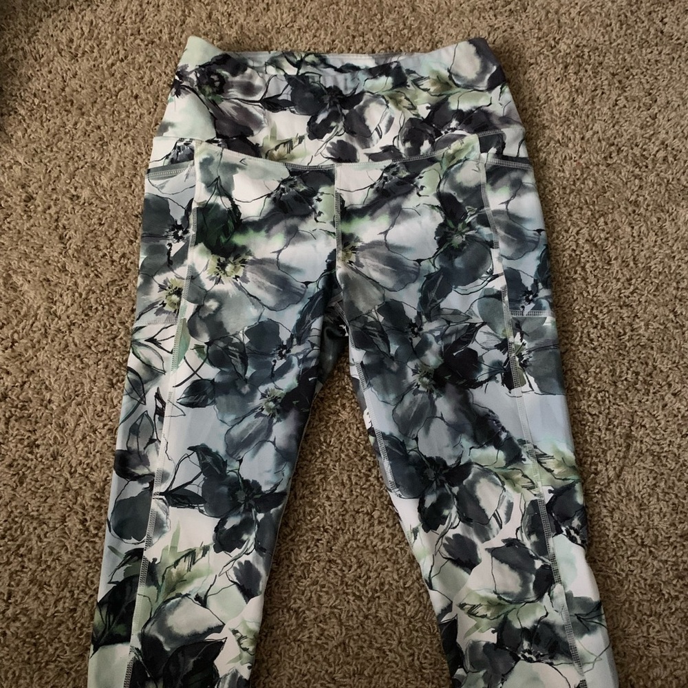 Floral Capri Workout Leggings